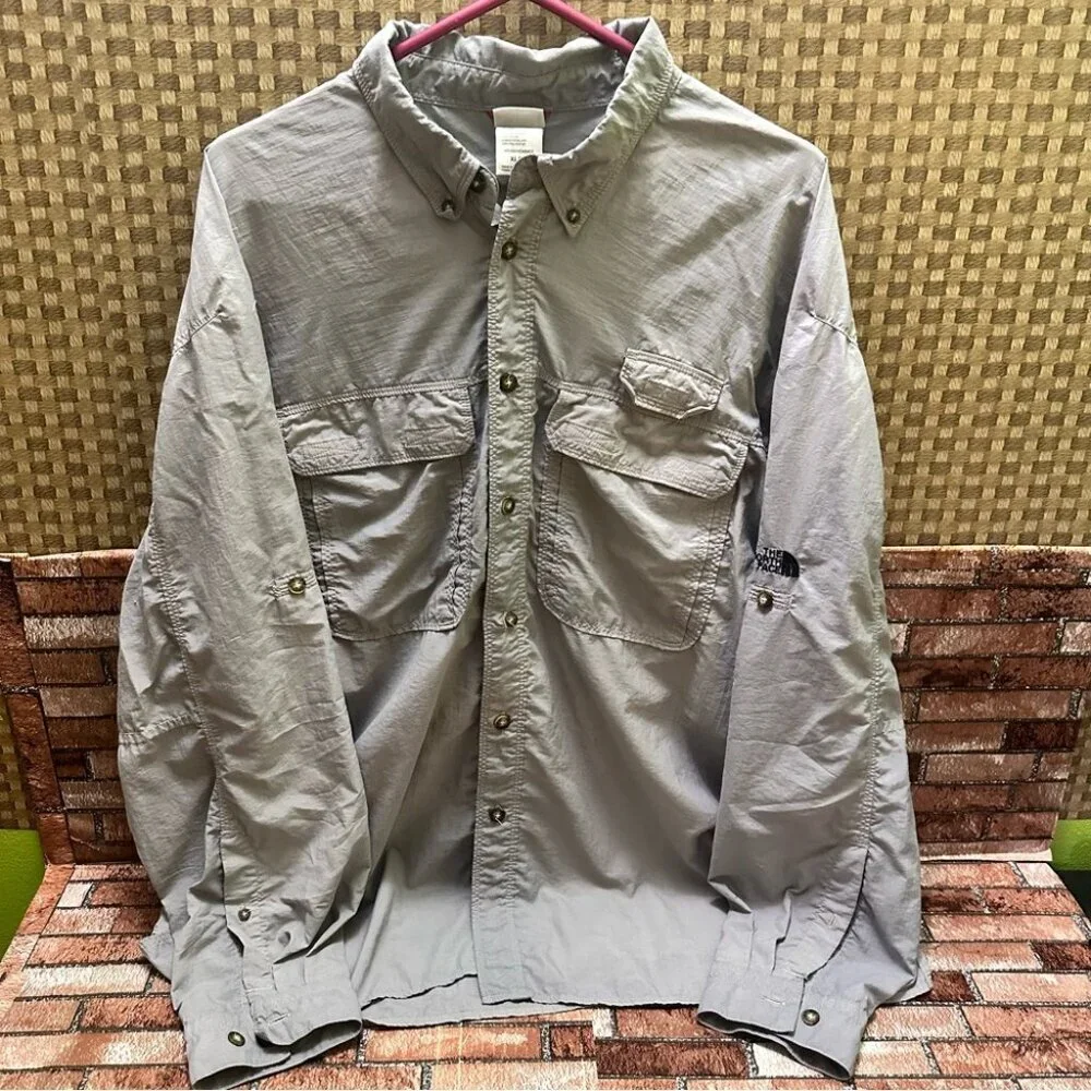 The North Face Gray Button-Up Shirt size XL